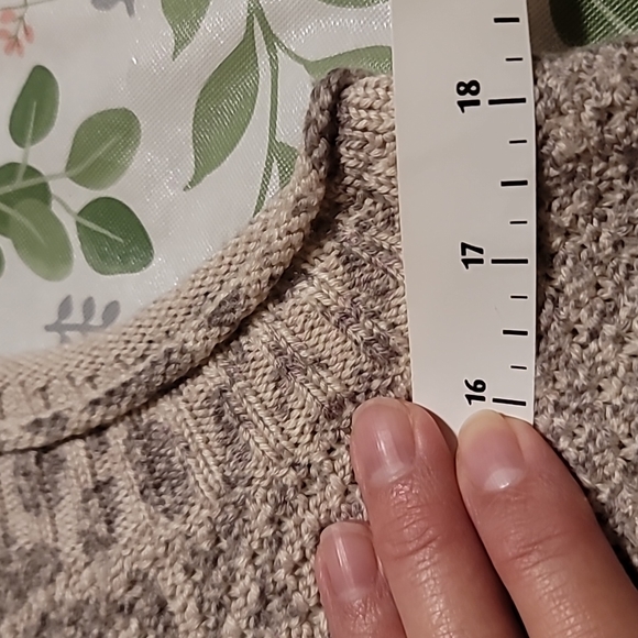 ⭐️Coldwater Creek knit vest sz M womens, washable acrylic/wool, taupe and gray - Picture 6 of 12